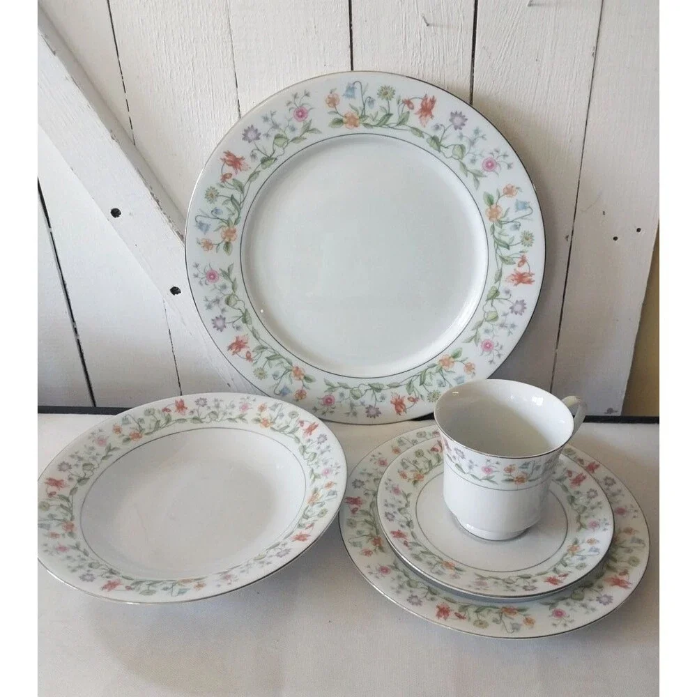 The Ashley Overseas Eternal Love 20 Piece Dish Set. Cups Bowls, Plates, Saucers.